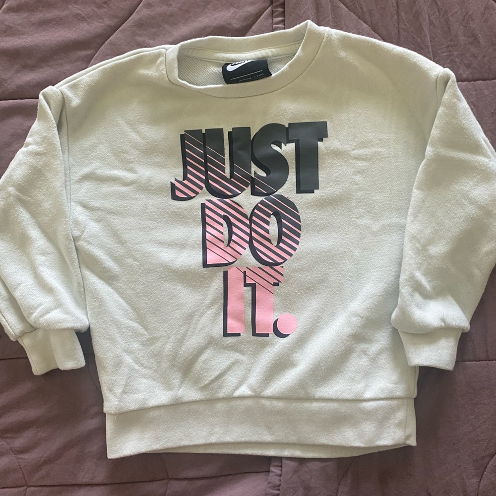 Nike Set - Picture 3 of 6